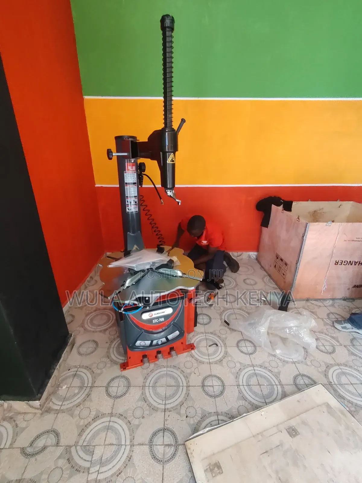 Heavy Duty Tyre Changing Machine STC-768 Sunshine Italy