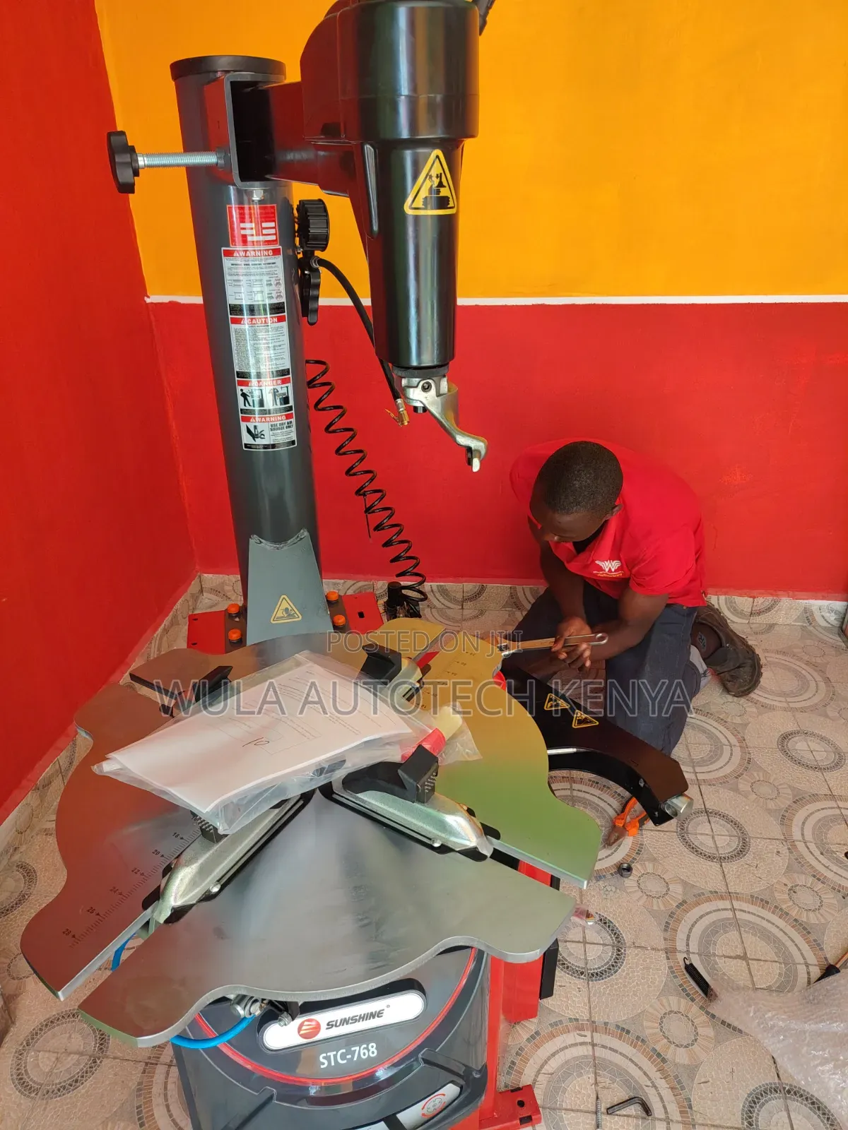 Adjustable Demounting Head Tyre Changer STC-768r Machine Sunshine