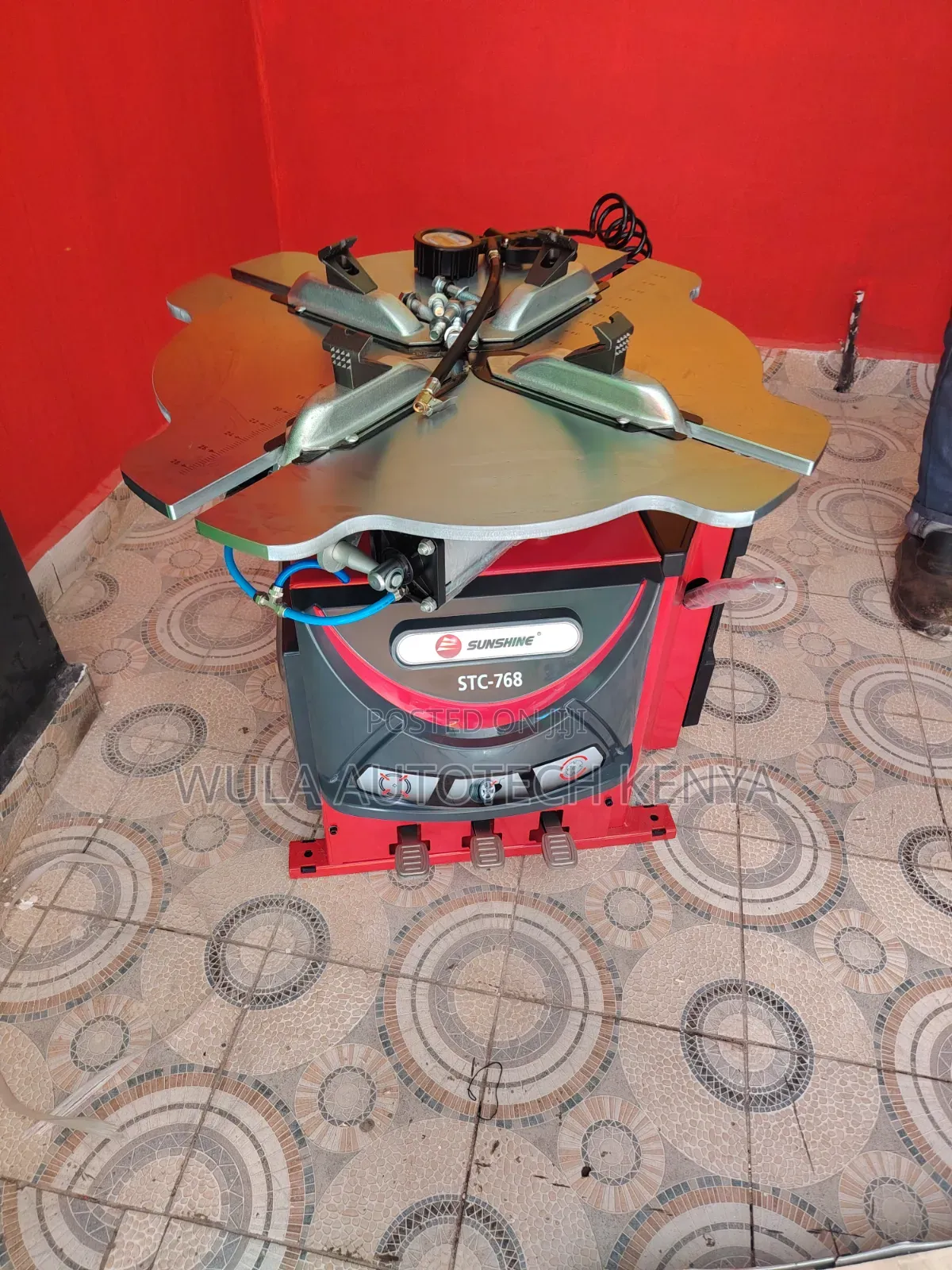 Adjustable Demounting Head Tyre Changer STC-768r Machine Sunshine