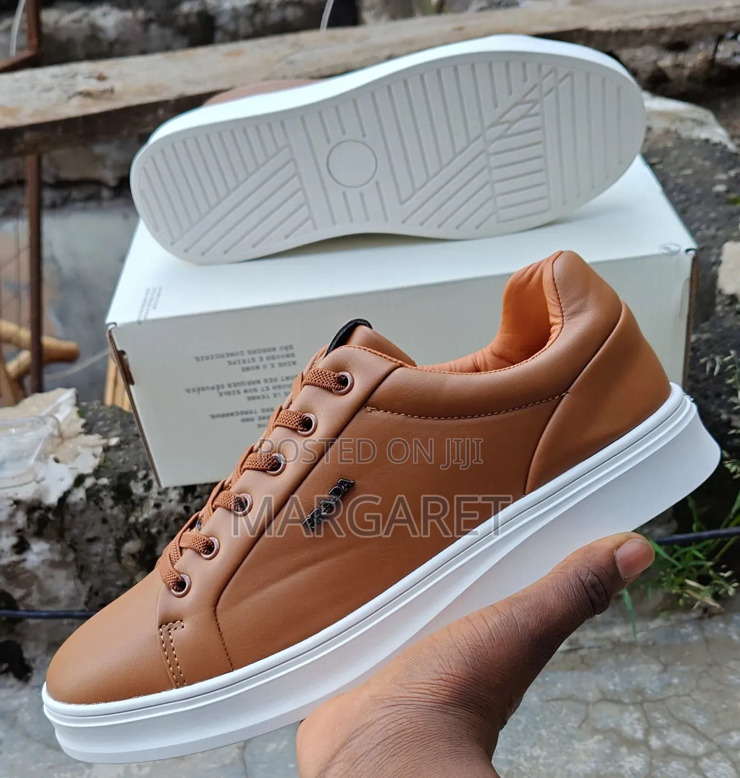 Lowcut Casual