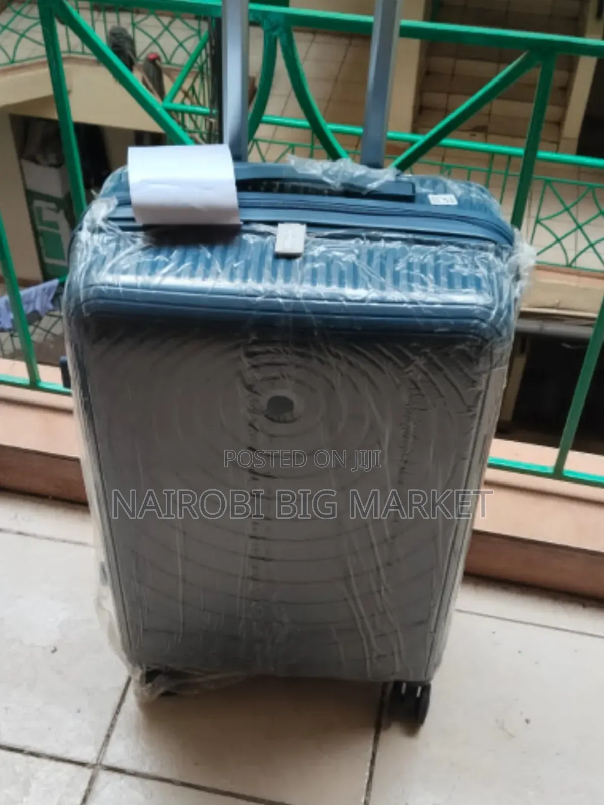 Size 3 Luxurious Suitcase