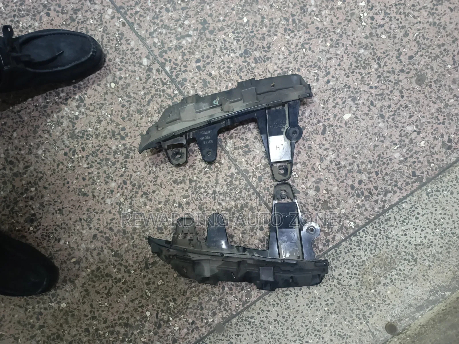 Harrier 2015 Grille Brackets.
