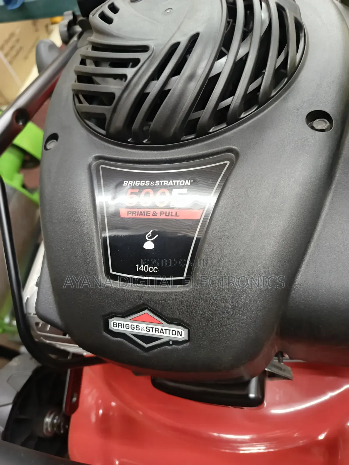 Bricks and Stratton 140cc Gasoline Lawn Mower