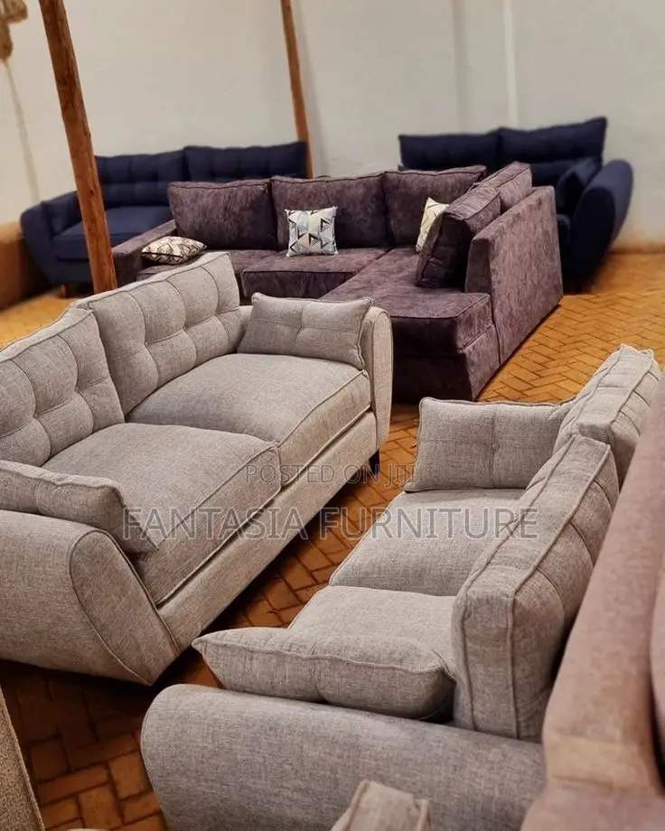5 Seater Light Grey Butterfly Sofa: Pay on Delivery
