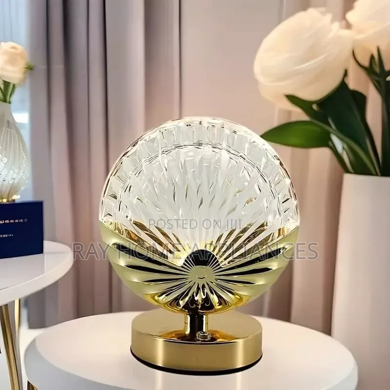 Table Lamp  Shell Shaped Design With a Gold Colored Base