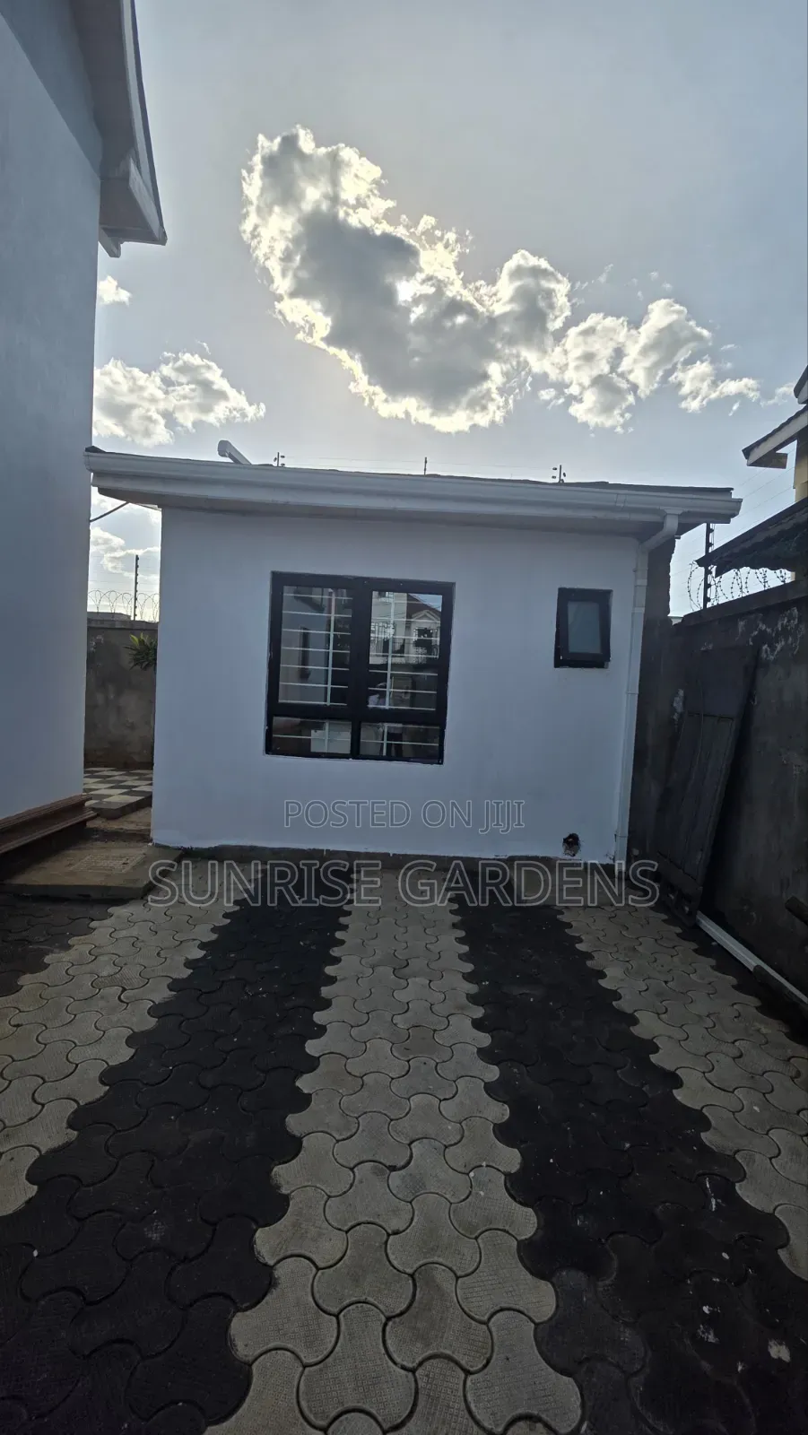 5bdrm Mansion in Kamakis for sale