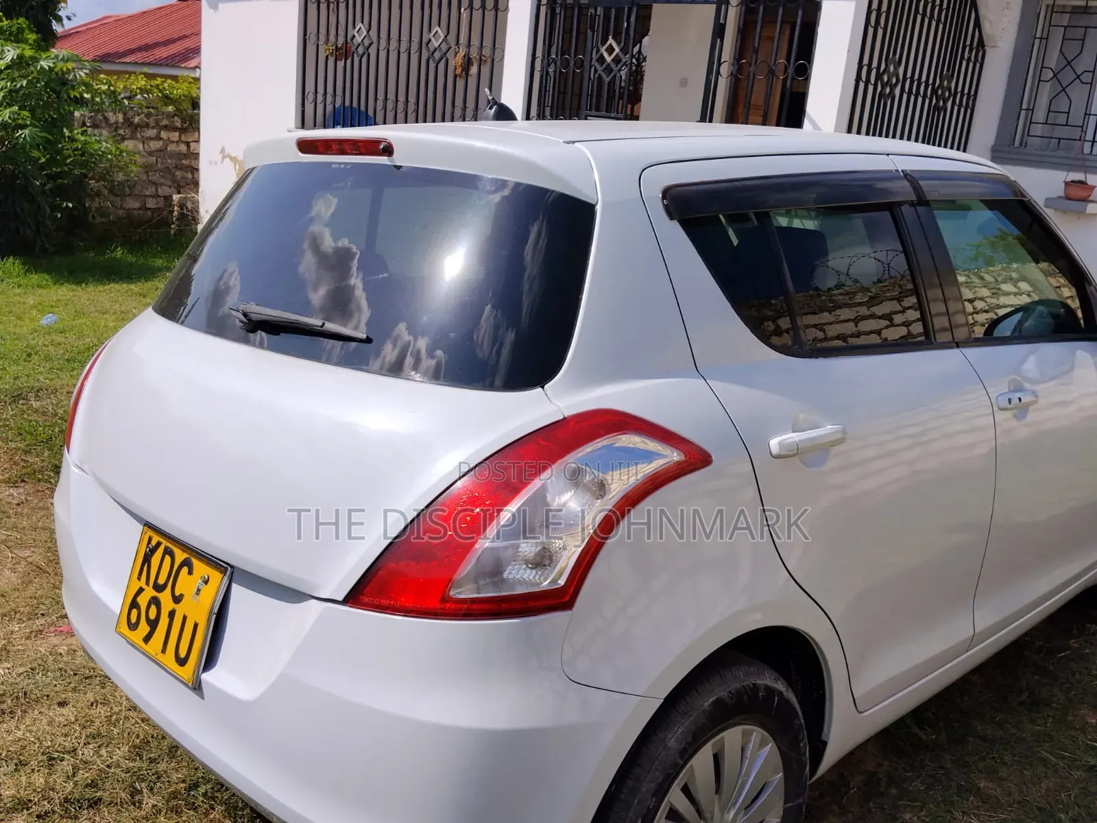 Suzuki Swift 2013 White