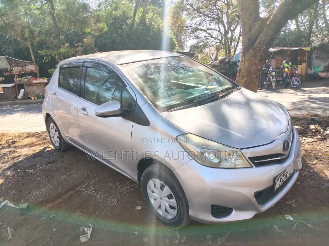 Toyota Vitz 2012 Silver