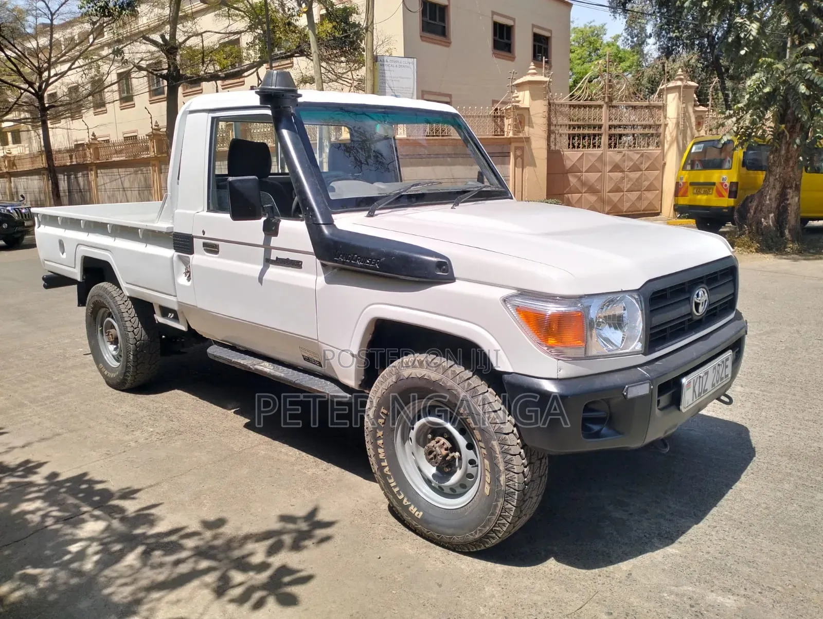 Toyota Land Cruiser 2013 White