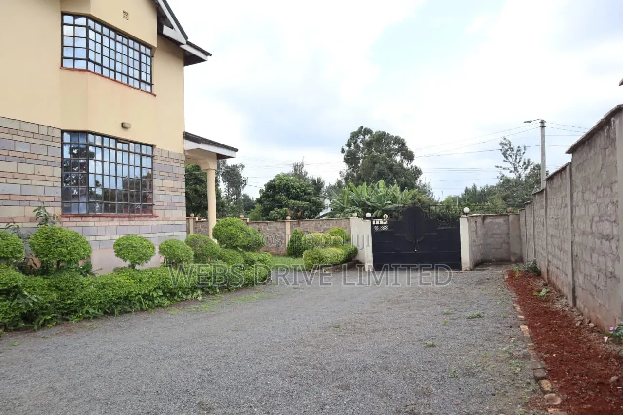 6bdrm Maisonette in Thome Estate for sale