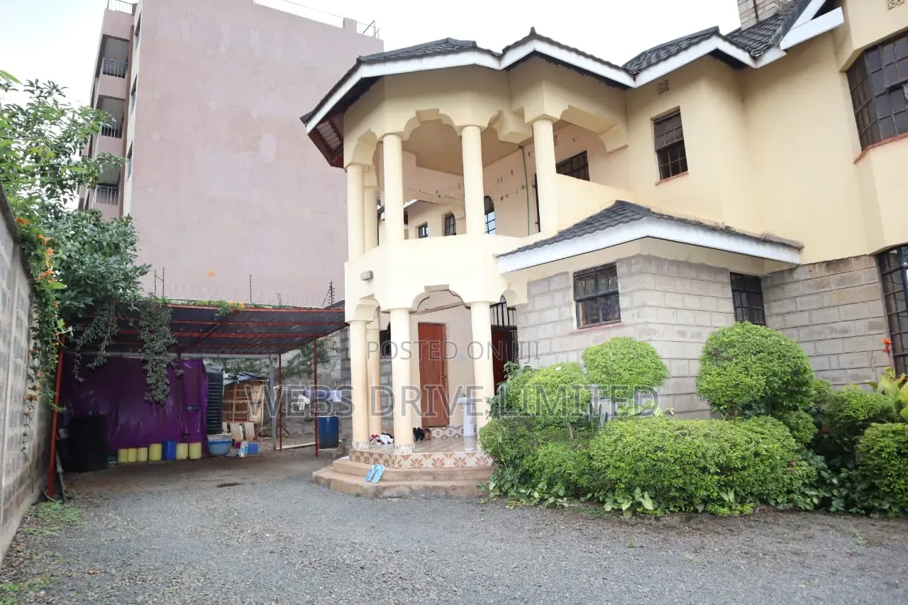 6bdrm Maisonette in Thome Estate for sale