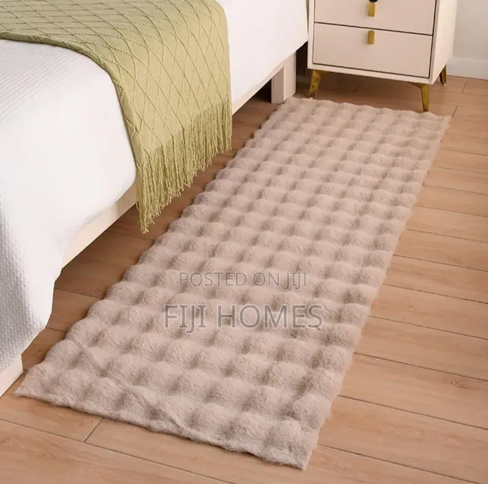 Bubble Textured Bedside Mat | Faux Rabbit Fur | 60x180cm