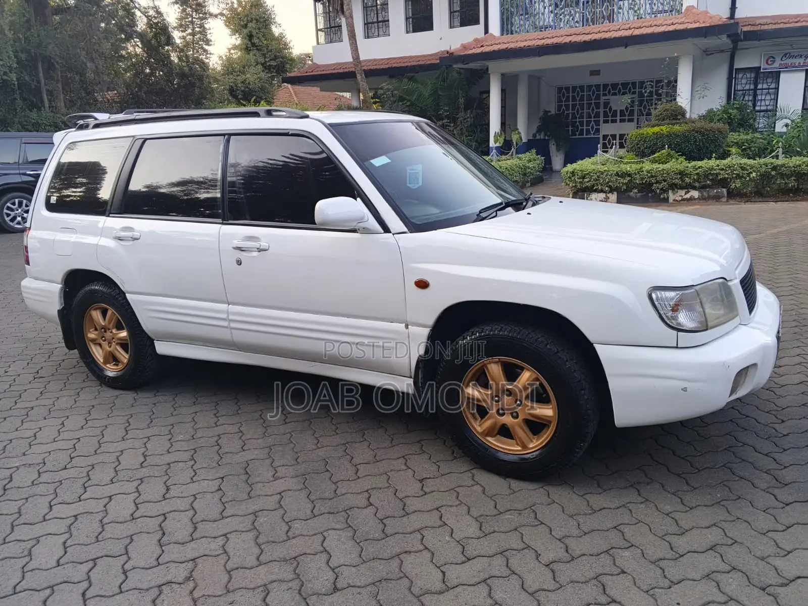Subaru Forester 2.0 S 2000 White