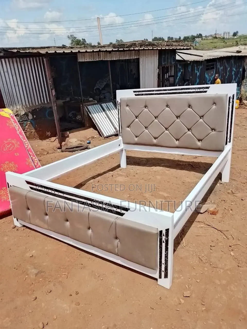 5 by 6 Mocket Bed.