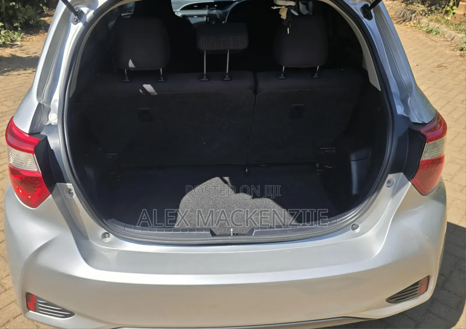Toyota Vitz 2017 Silver