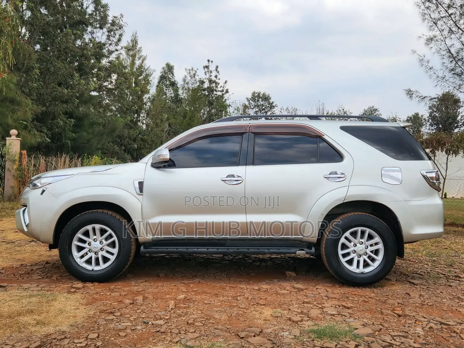 Toyota Fortuner 2012 Silver