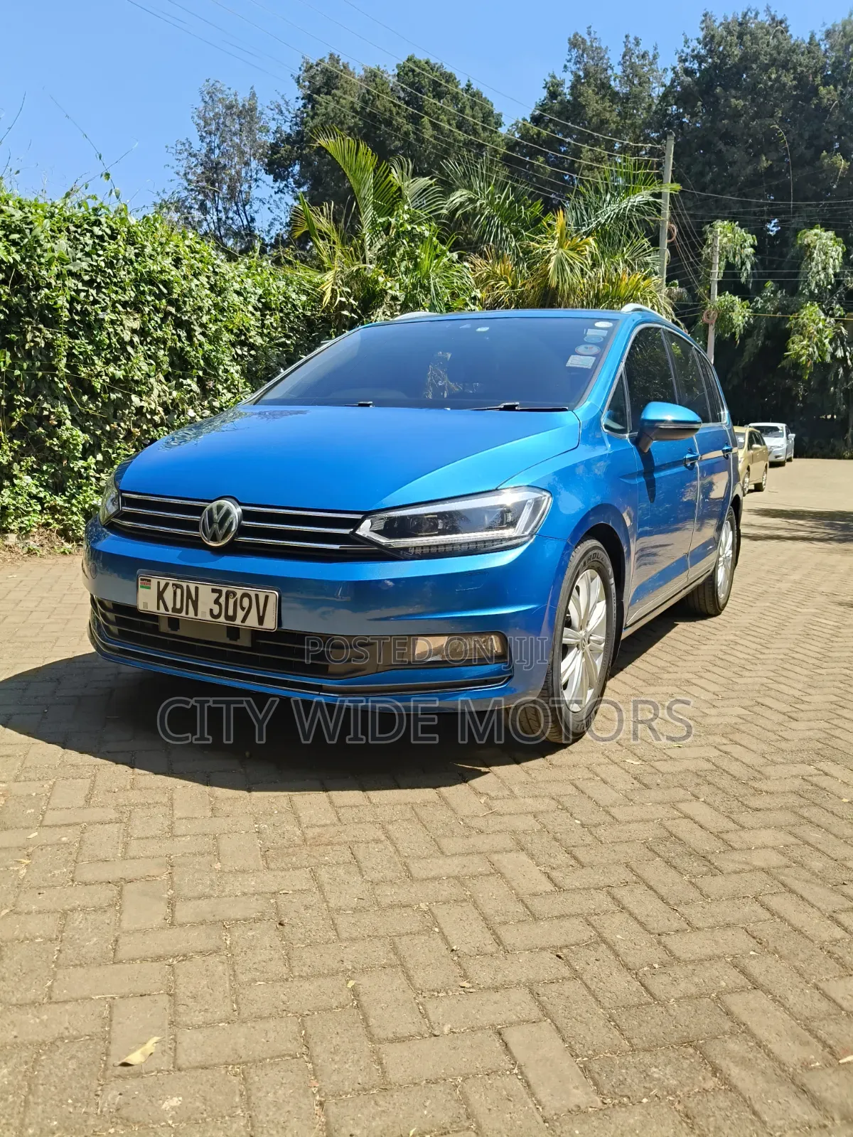 Volkswagen Touran 2016 Blue