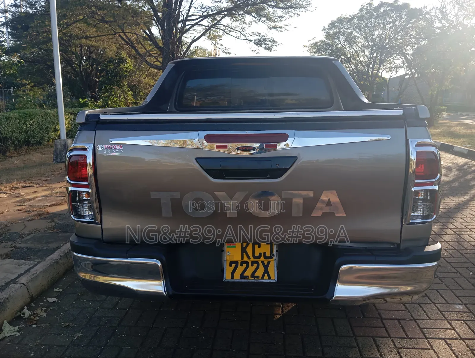 Toyota Hilux 2016 Gray