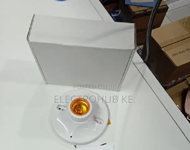Discreet Spy Camera Bulb Holder for Indoor Security
