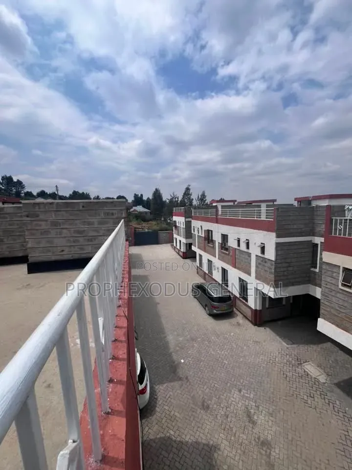 3bdrm Mansion in Rimpa for sale