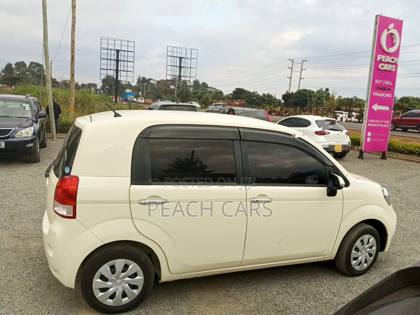 Toyota Porte 2018 Pearl