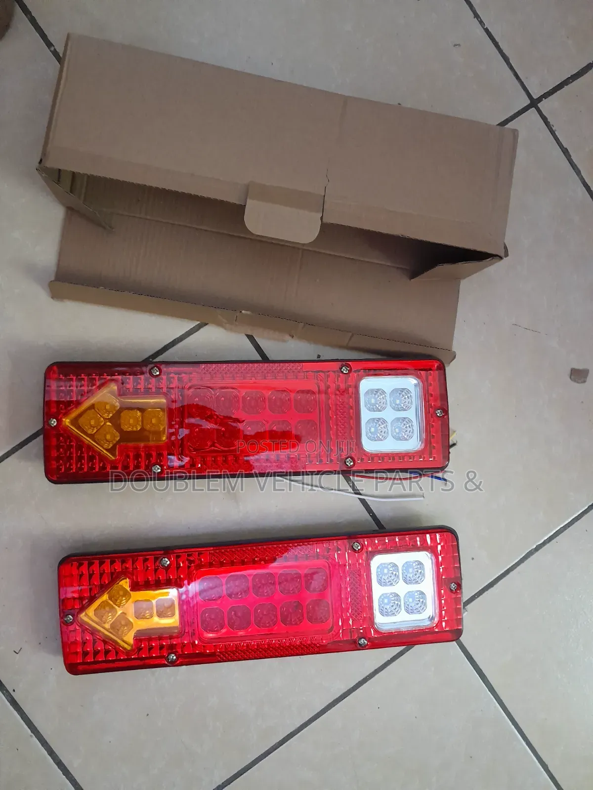 Universal Tail/Rear/Brake/Backlight Trailer/Truck/Bus/Caravan 12v/24v