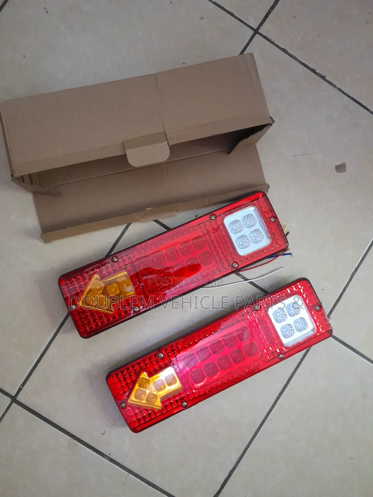 Universal Tail/Rear/Brake/Backlight Trailer/Truck/Bus/Caravan 12v/24v
