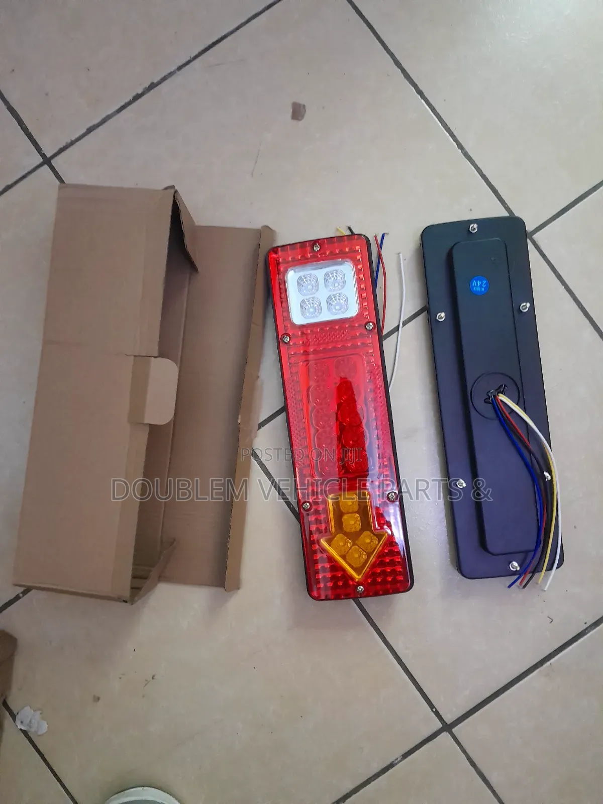 Universal Tail/Rear/Brake/Backlight Trailer/Truck/Bus/Caravan 12v/24v