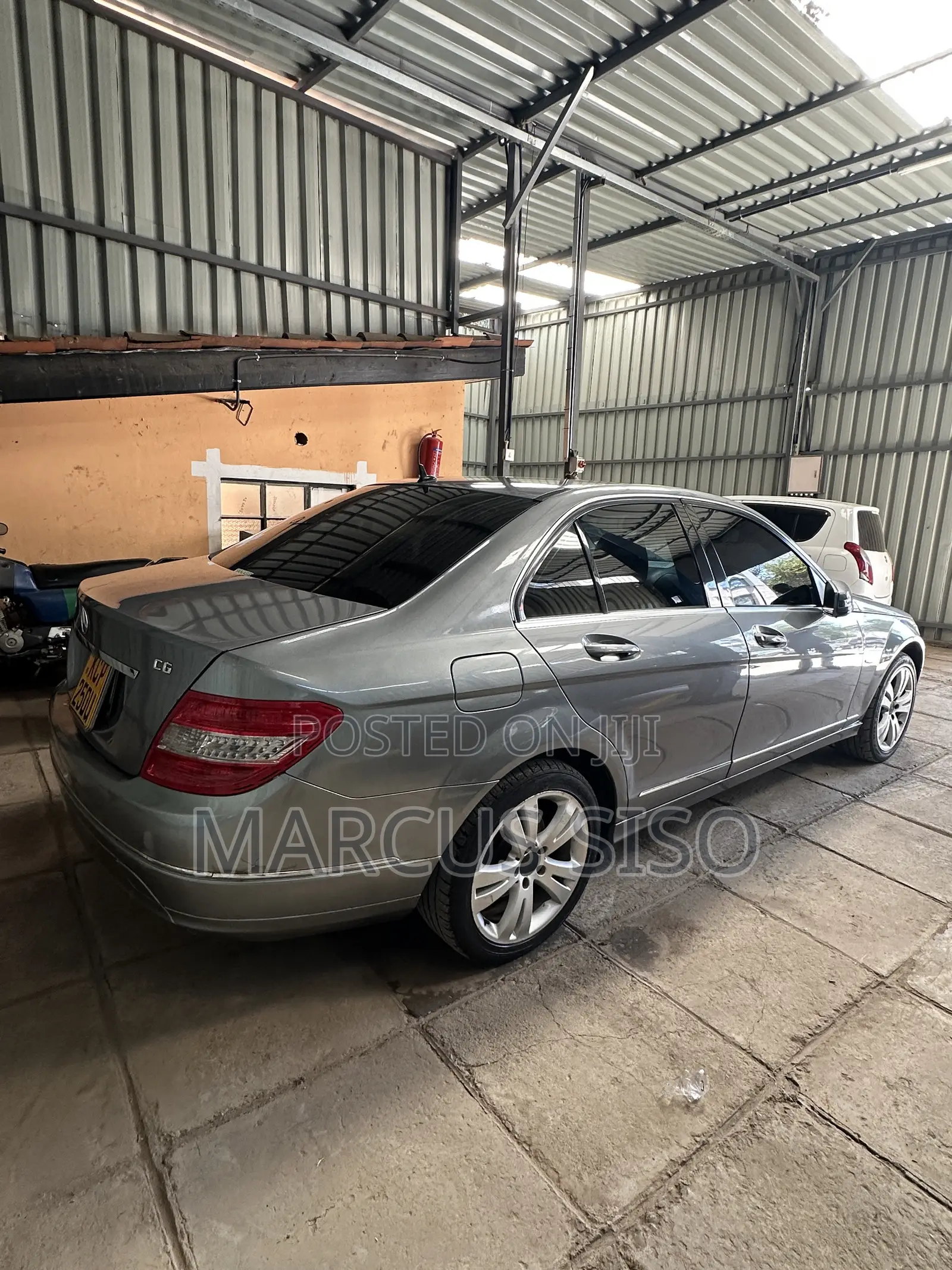 Mercedes-Benz C200 2010 Gray