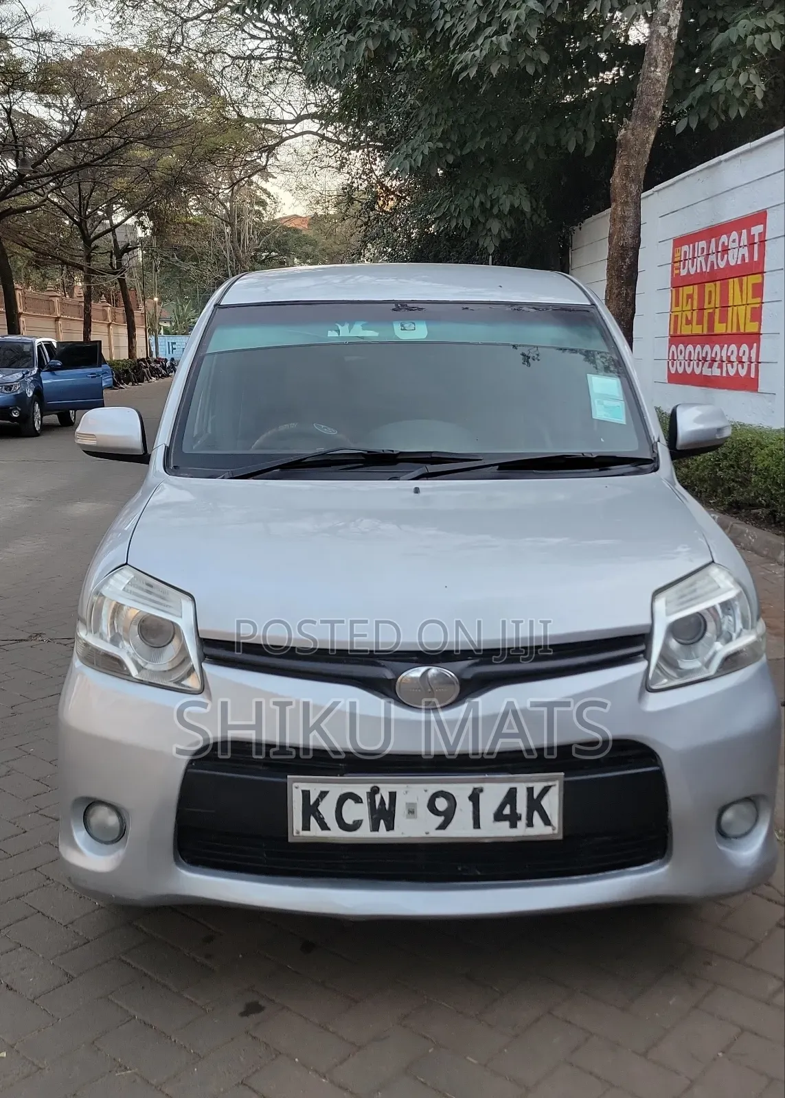 Toyota Sienta 2012