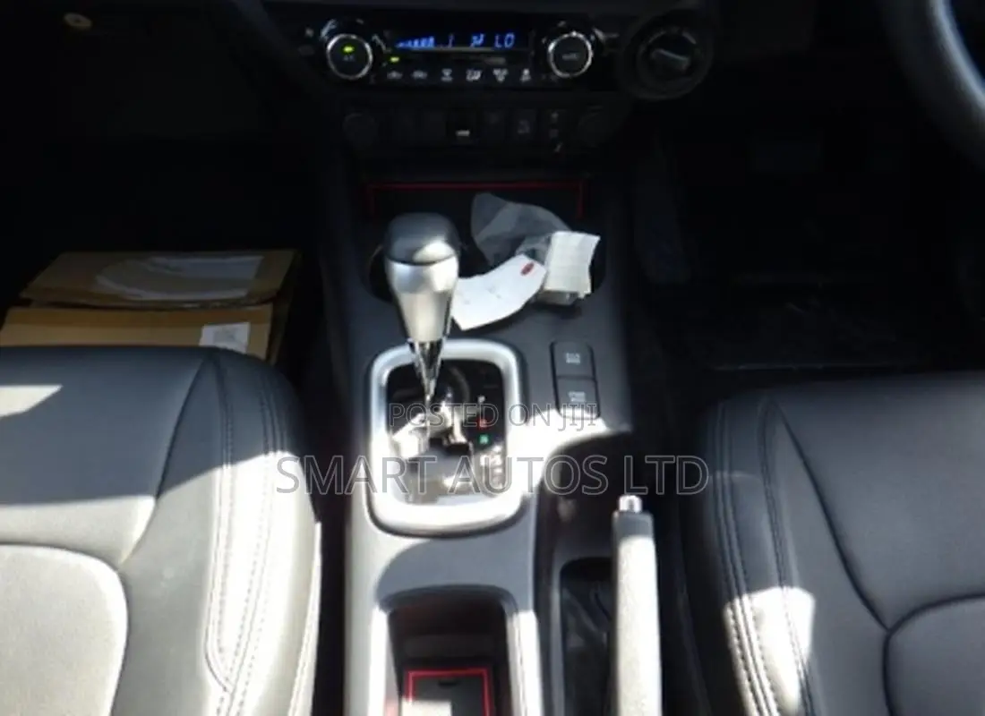 Toyota Hilux 2021 Pearl
