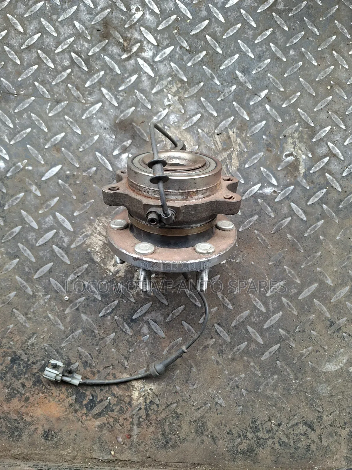 Front Hub Navara
