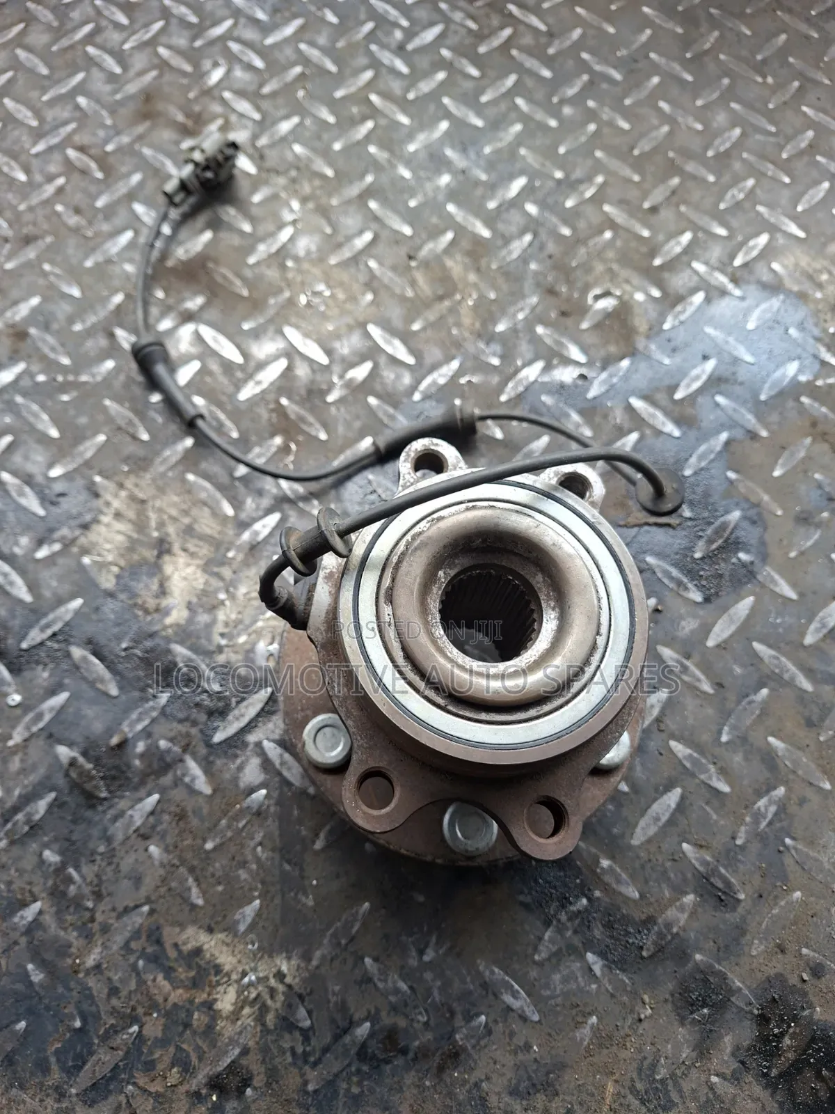 Front Hub Navara