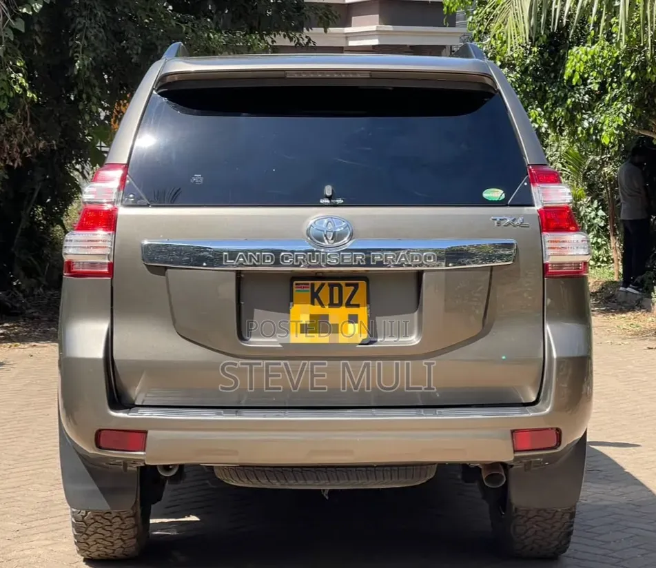 Toyota Land Cruiser Prado 2016 Brown