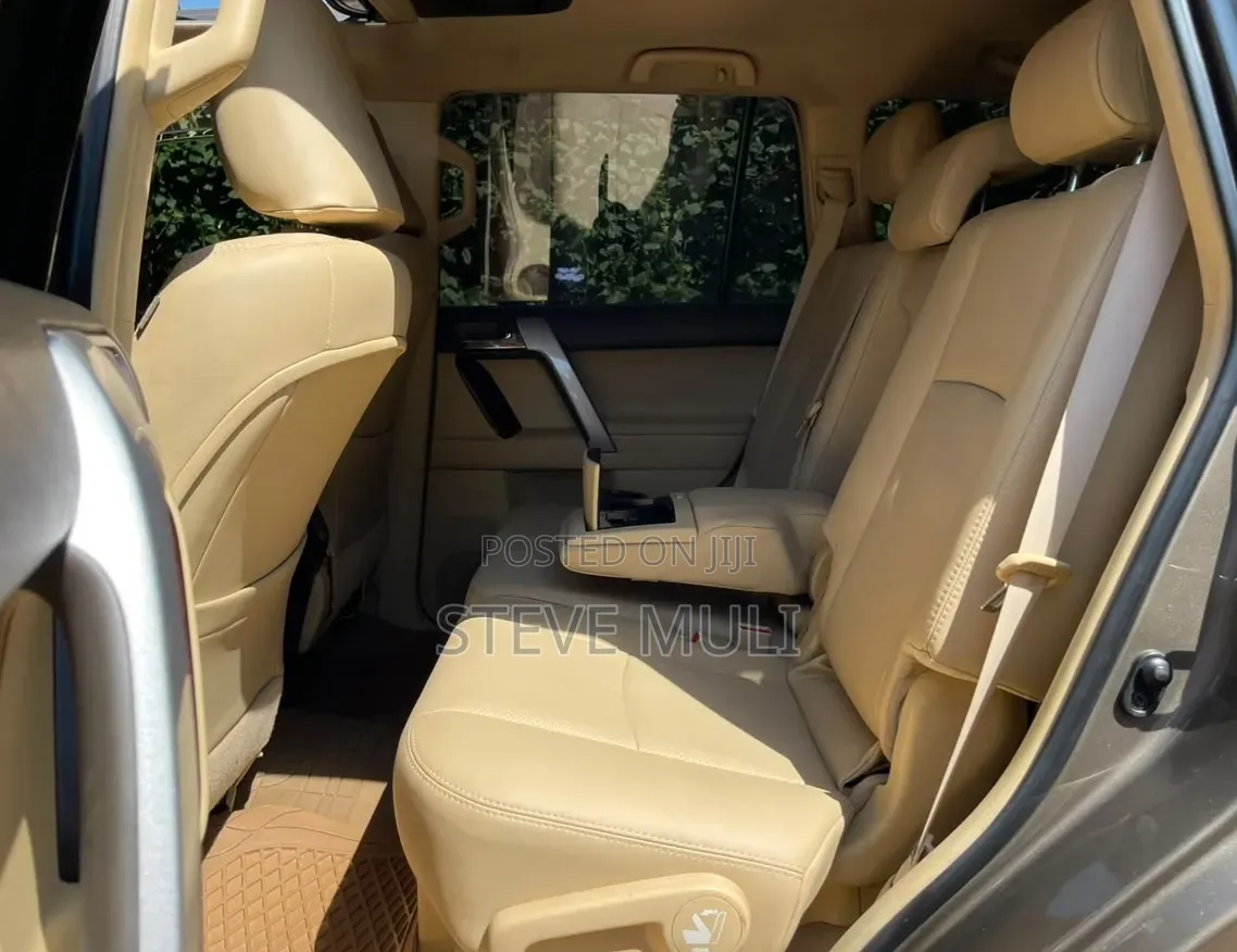Toyota Land Cruiser Prado 2016 Brown