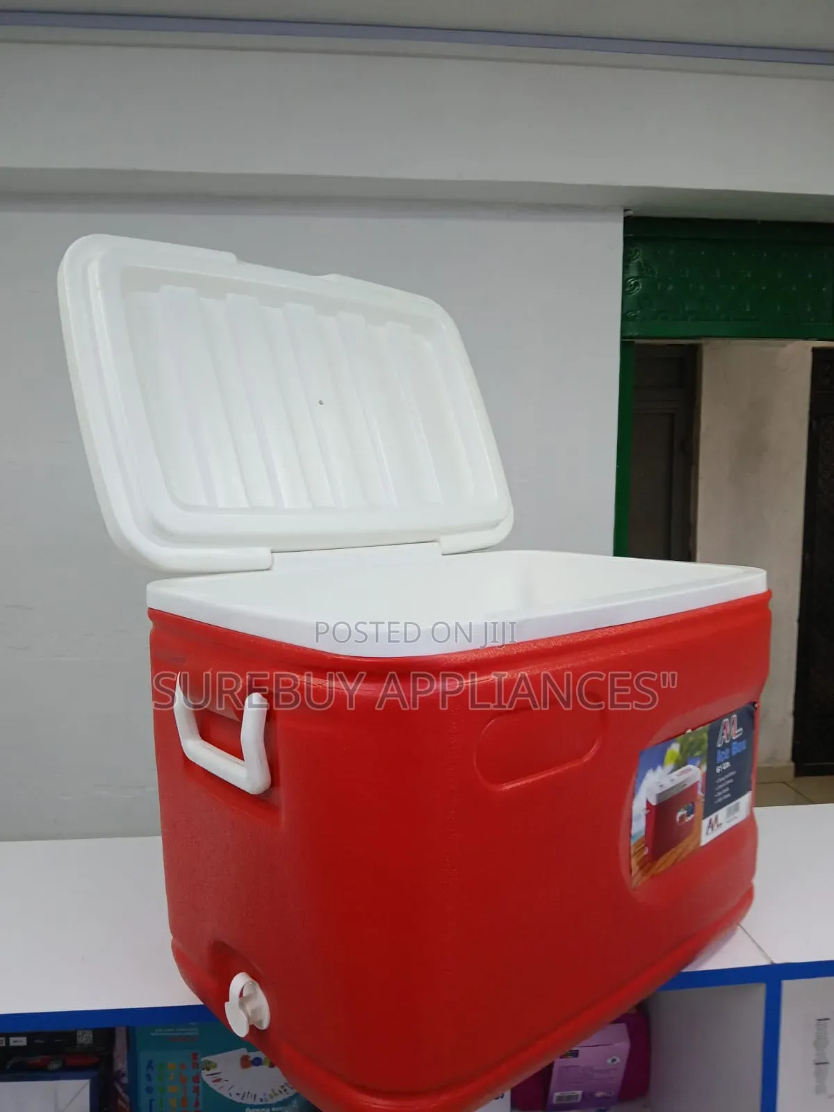 60 LTRS Coolerbox Keeps Drinks and Food Cold