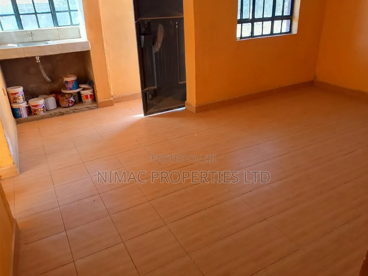 1bdrm Block of Flats in Sunshine Court, Joska for rent