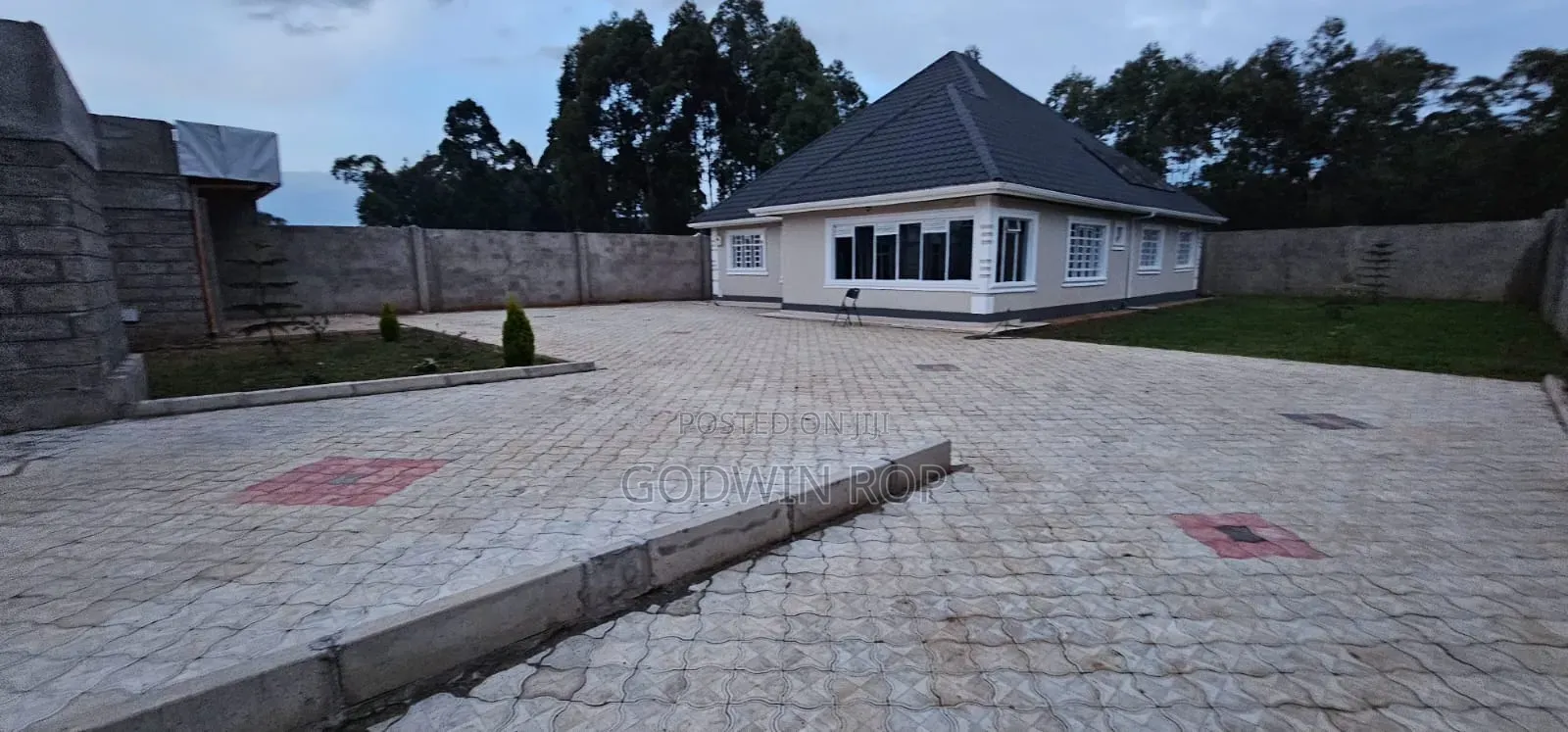 4bdrm Bungalow in Royalton., Kipchamo for sale