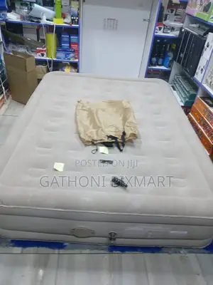 Queensize Airbed With Inbuilt Electric Pump 5 ×6