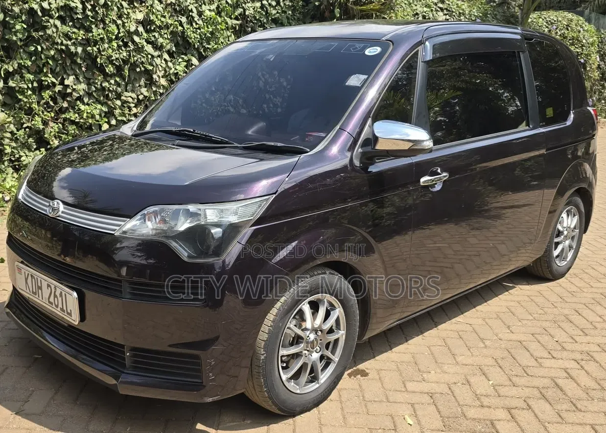 Toyota Spade 2015 Maroon