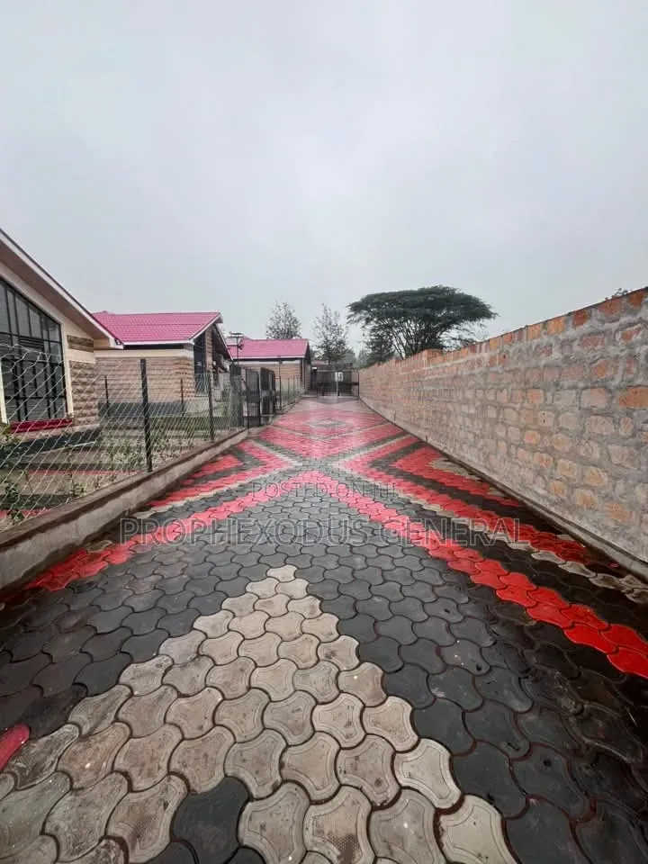5bdrm Bungalow in Merisho for sale