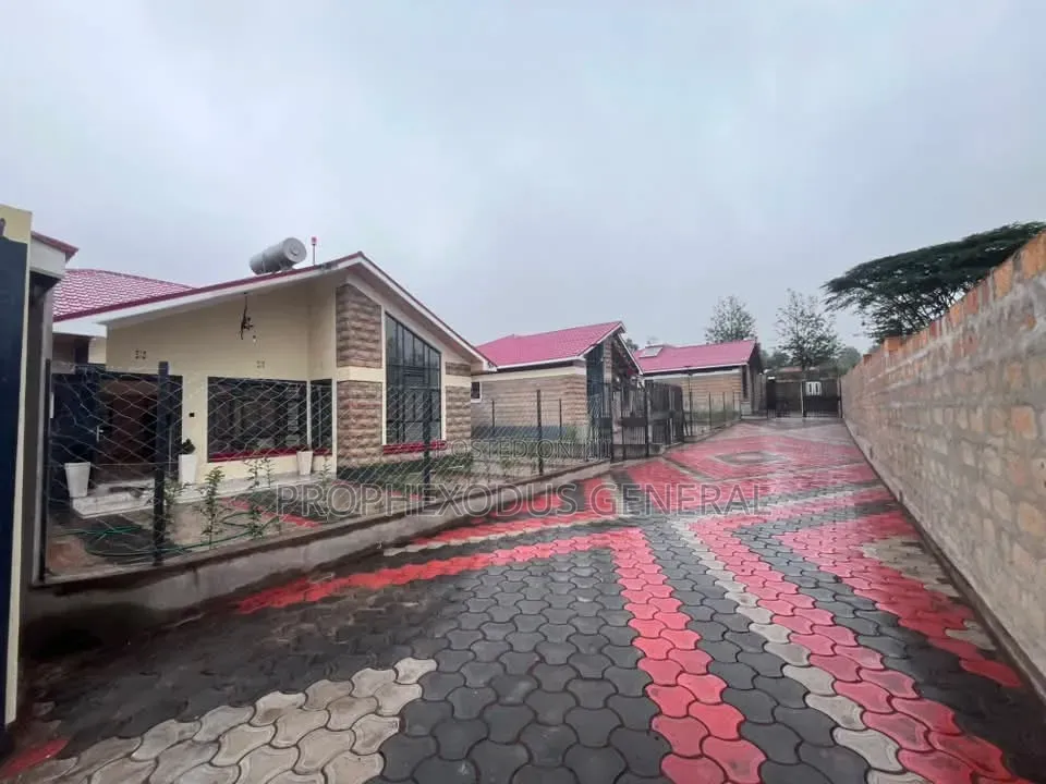 5bdrm Bungalow in Merisho for sale