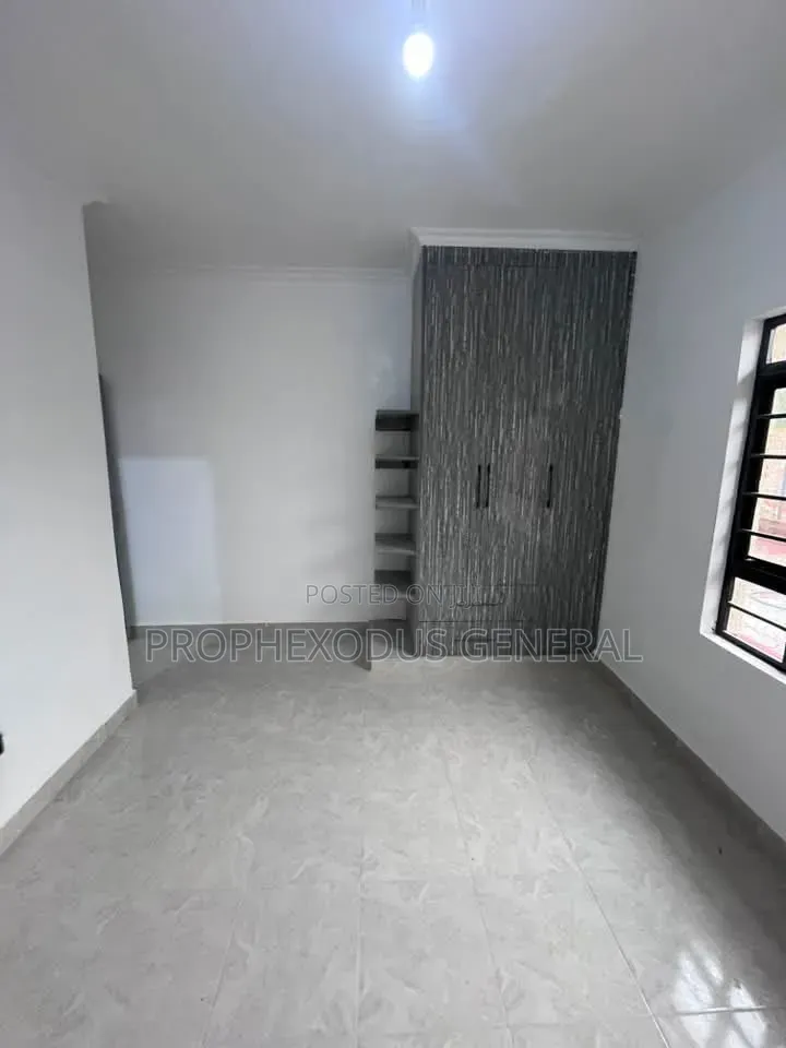 5bdrm Bungalow in Merisho for sale