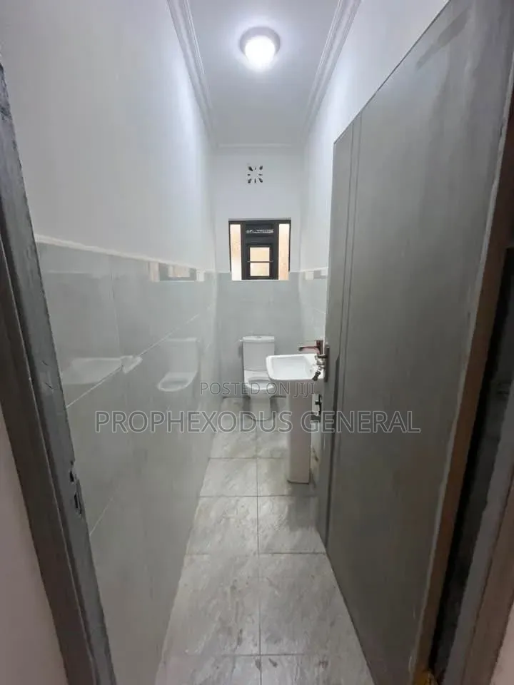 5bdrm Bungalow in Merisho for sale