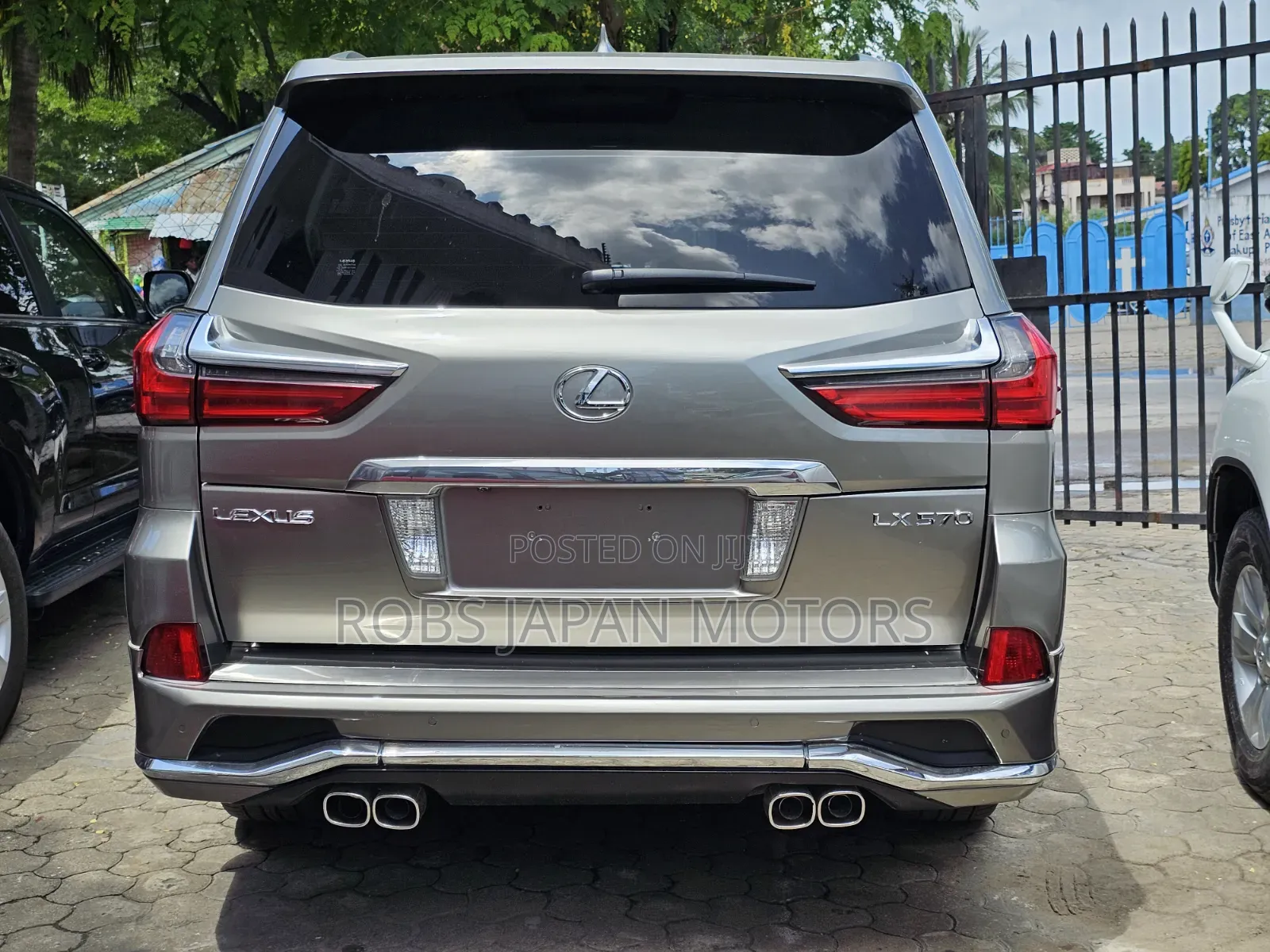 Lexus LX 2019 Gold
