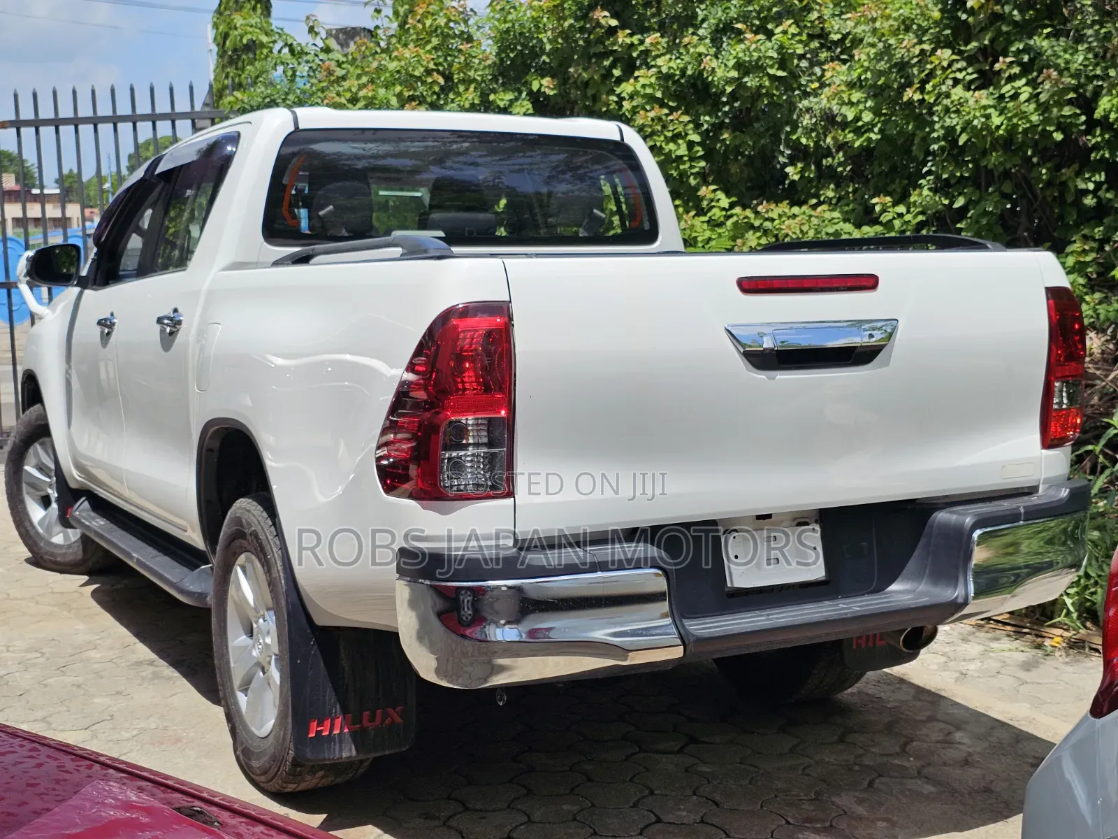 Toyota Hilux 2019 White