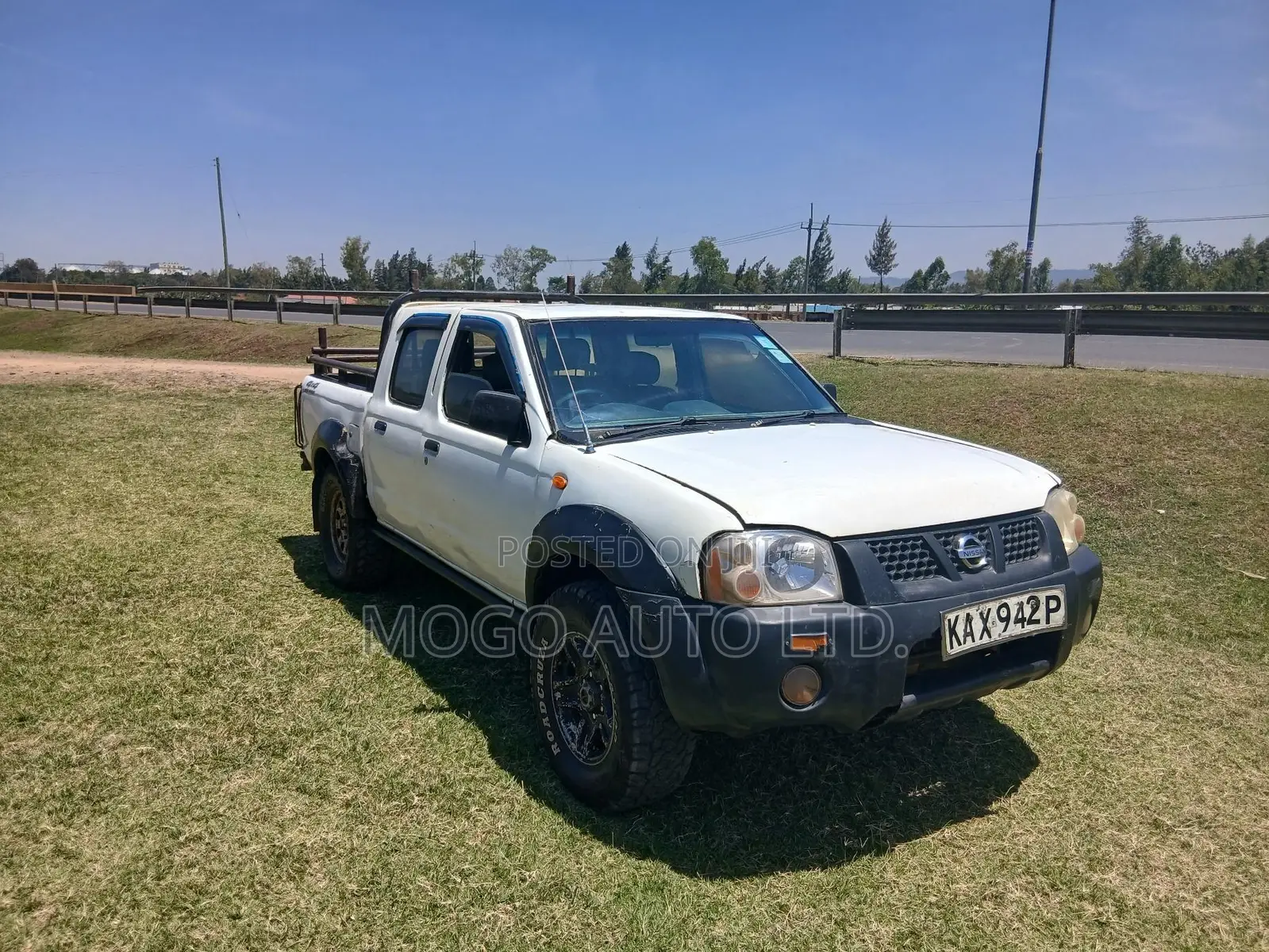 Nissan Hardbody 2000i 2006 White