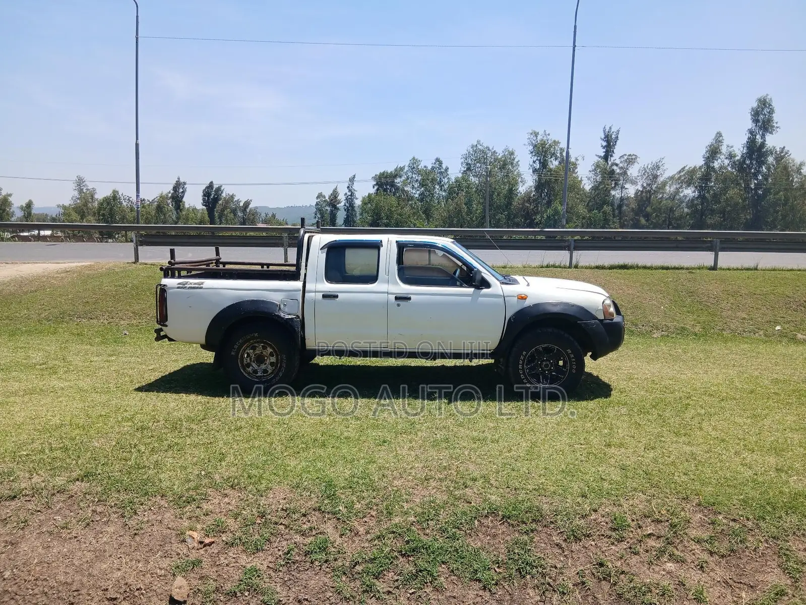 Nissan Hardbody 2000i 2006 White