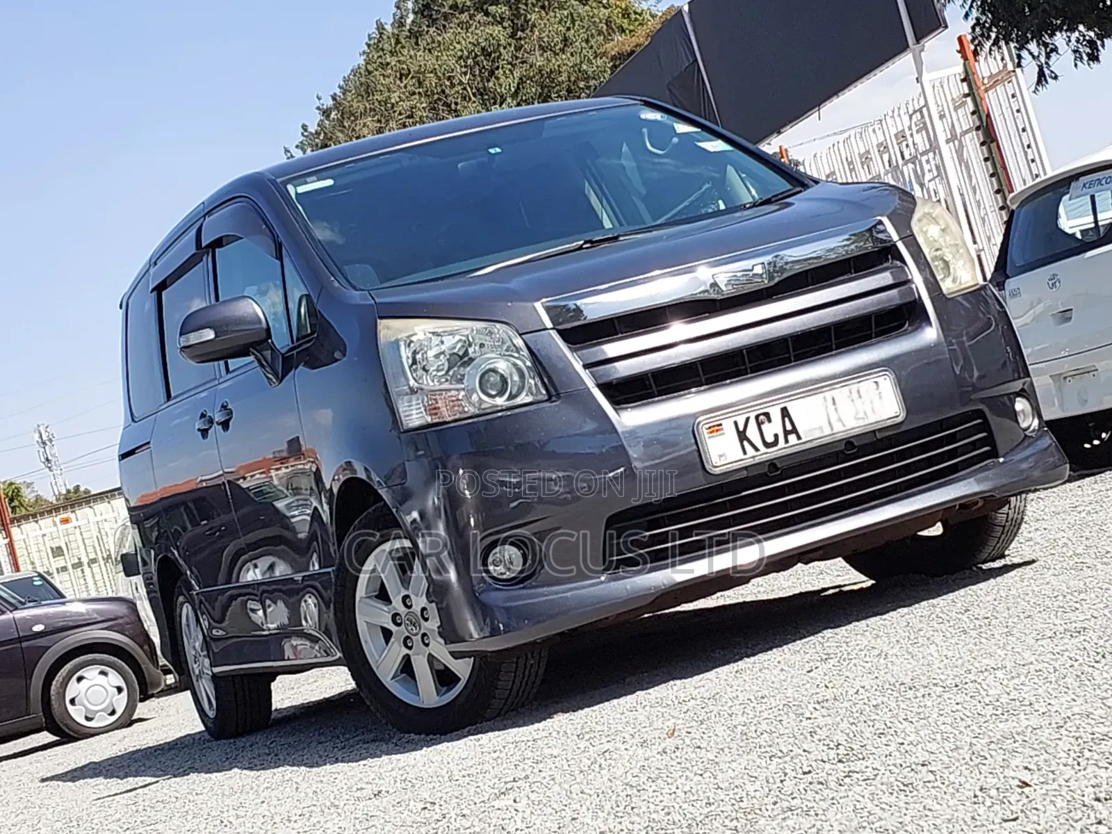 Toyota Noah 2007 Gray