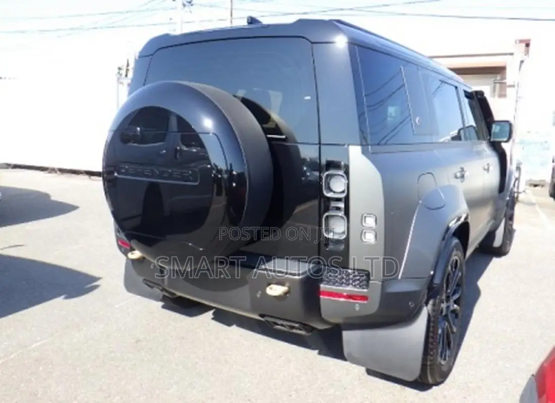 Land Rover Defender 110 P635 OCTA 2025 Gray